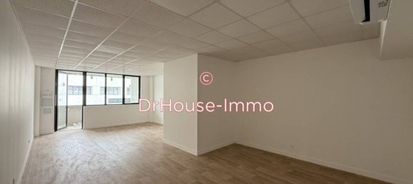 1 room Commercial property in Serris, France No. 289304 5