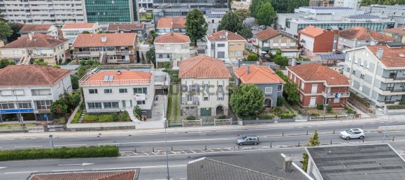 600m² Commercial property in Braga, Portugal No. 233954 4