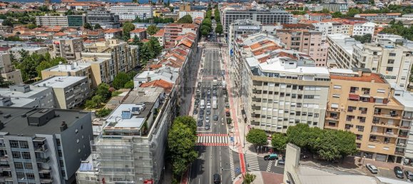 600m² Commercial property in Braga, Portugal No. 233954 38