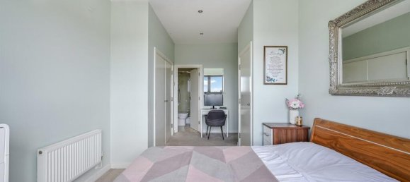 2 bedrooms Apartment in Surbiton, United Kingdom No. 9944 9