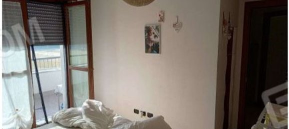 2-salle Appartement à Legnano, Italy No. 295980 5