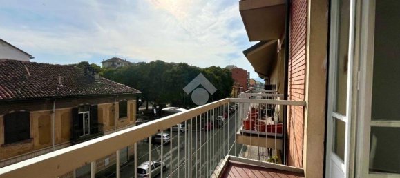 2 bedrooms Apartment in Turin, Italy No. 375332 12