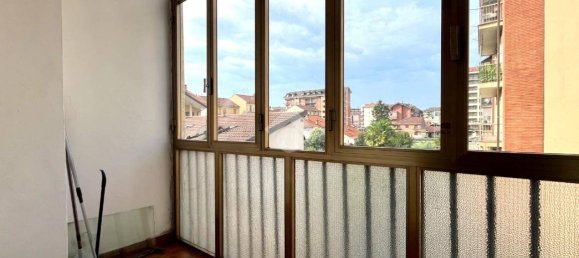 2 bedrooms Apartment in Turin, Italy No. 375332 6