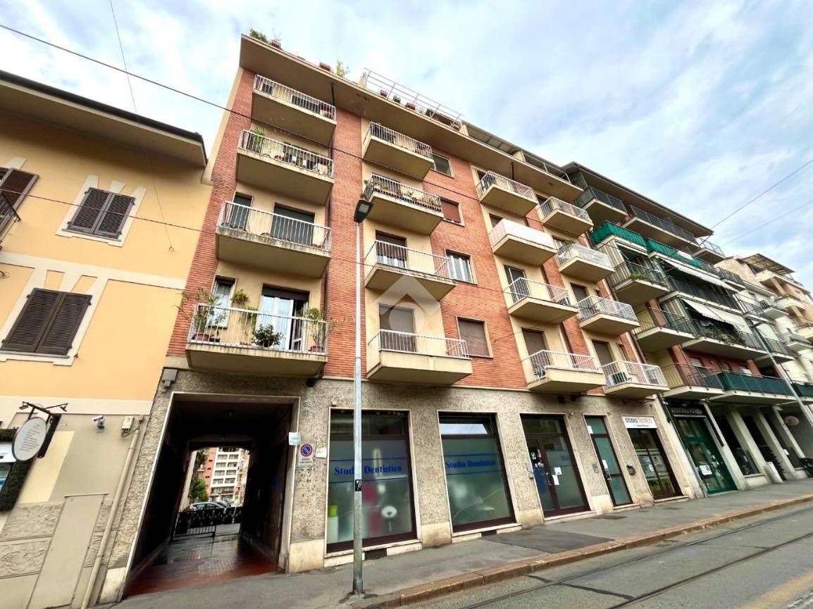 2 bedrooms Apartment in Turin, Italy No. 375332