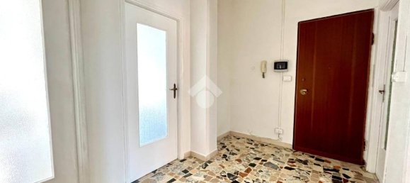 2 bedrooms Apartment in Turin, Italy No. 375332 17