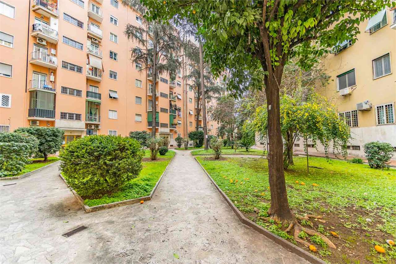 Apartamento de 3 habitaciónes en Rome, Italy No. 148167