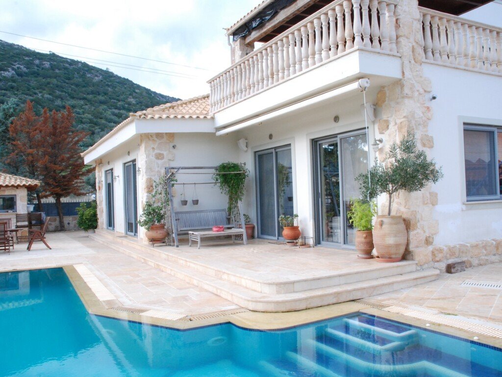 950m² Villa in Markopoulo Mesogaias, Greece No. 3800