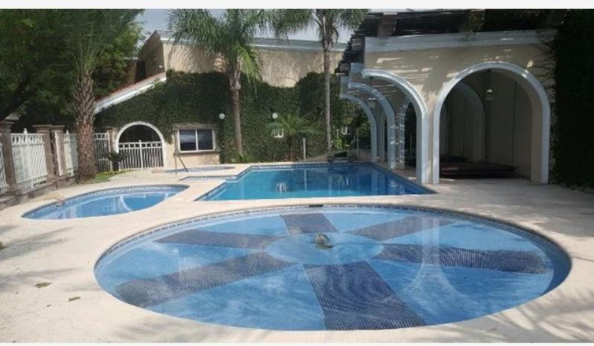 5 bedrooms House in Salinas Victoria, Mexico No. 158988