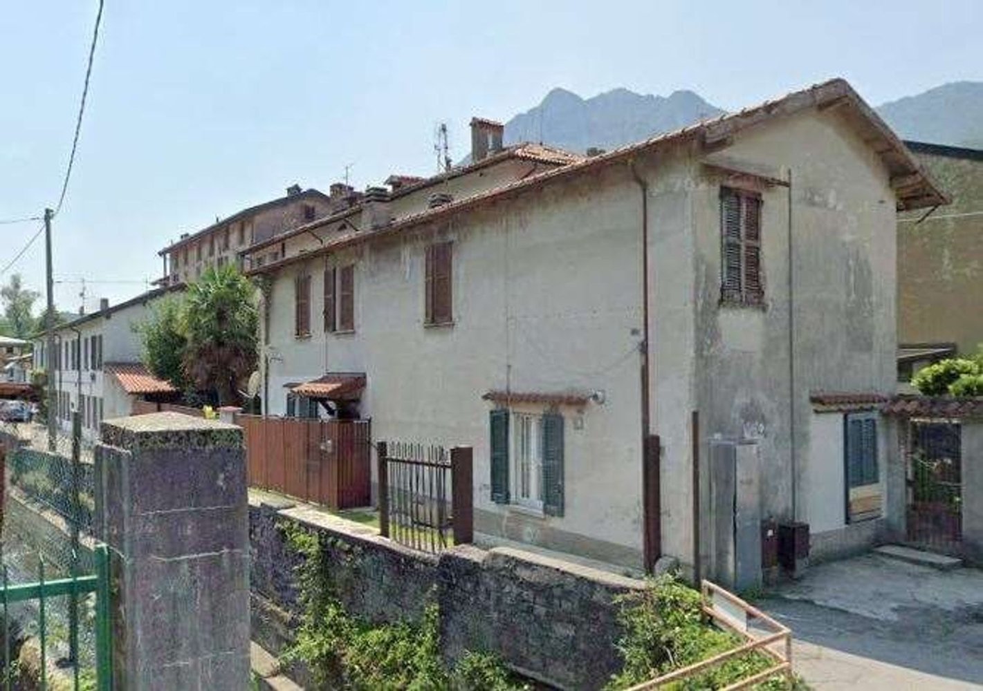 3 rooms Apartment in Valmadrera, Italy No. 4450