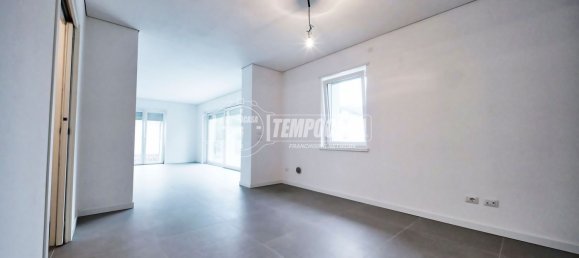5 bedrooms Apartment in Alpago, Italy No. 312145 2