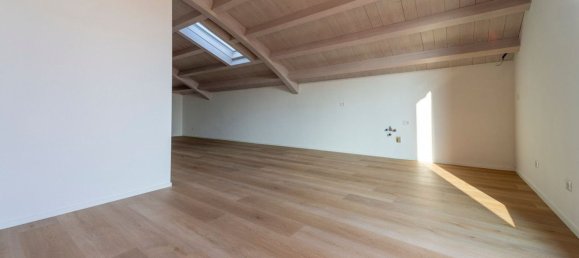 3 rooms Penthouse in Parma, Italy No. 228856 11