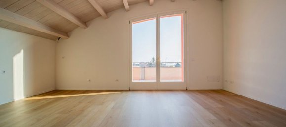 3 rooms Penthouse in Parma, Italy No. 228856 6