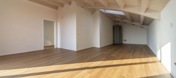 3 rooms Penthouse in Parma, Italy No. 228856 5