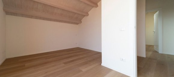 3 rooms Penthouse in Parma, Italy No. 228856 12