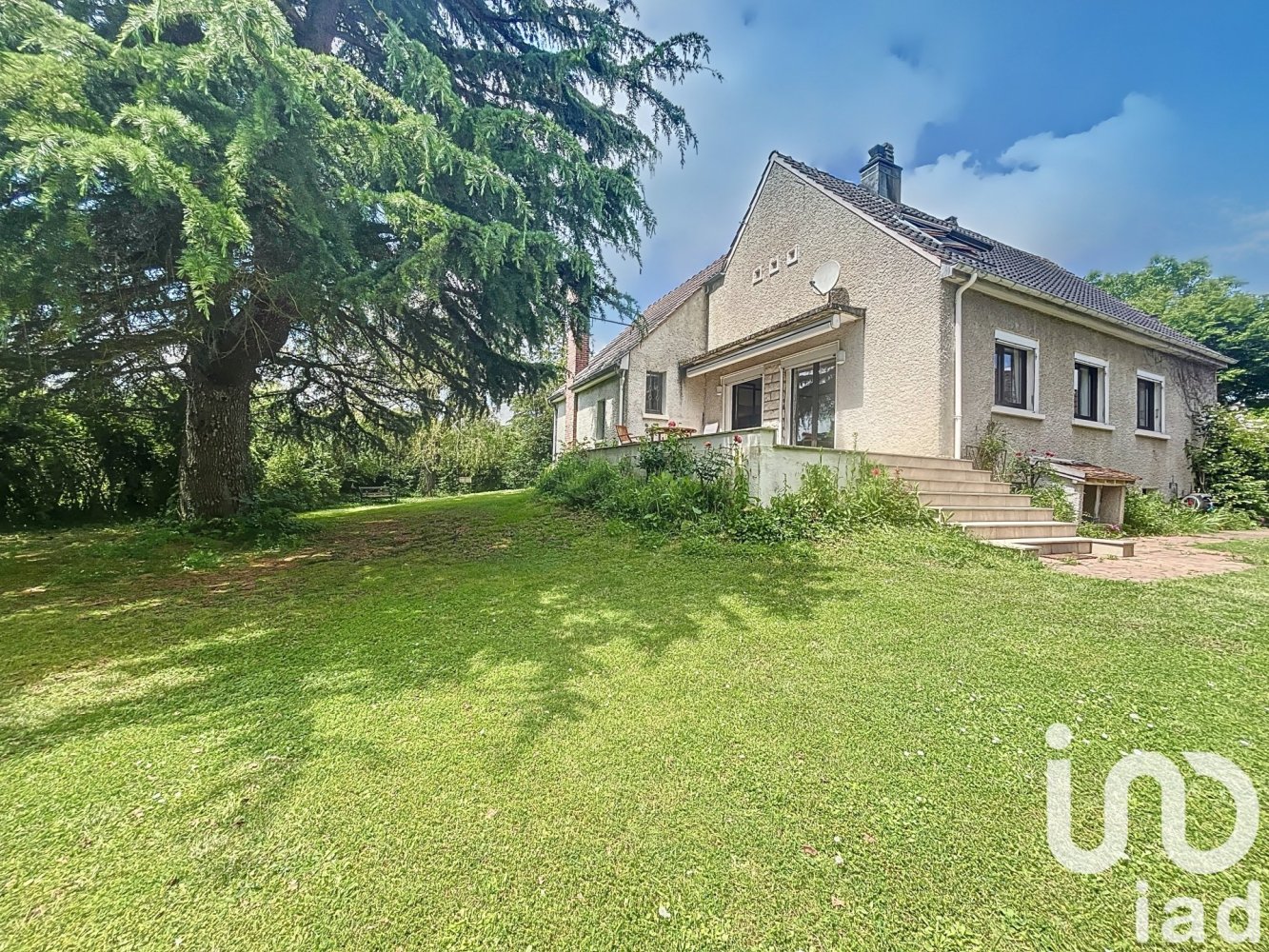 5 bedrooms House in Dordives, France No. 276202