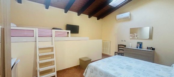 2 bedrooms Apartment in Cento, Italy No. 373244 8