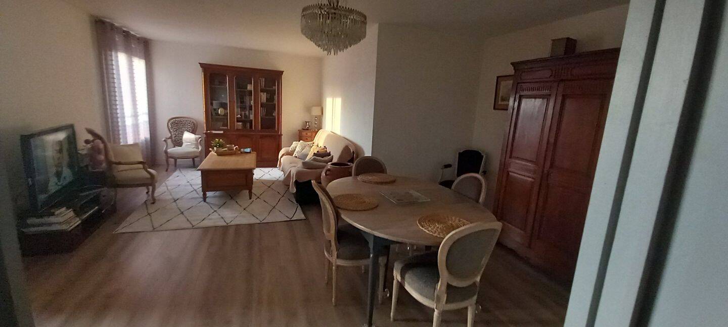 Apartamento de 3 habitaciónes en Gardanne, France No. 333997