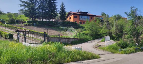 11000m² Land in Potenza, Italy No. 237625 2