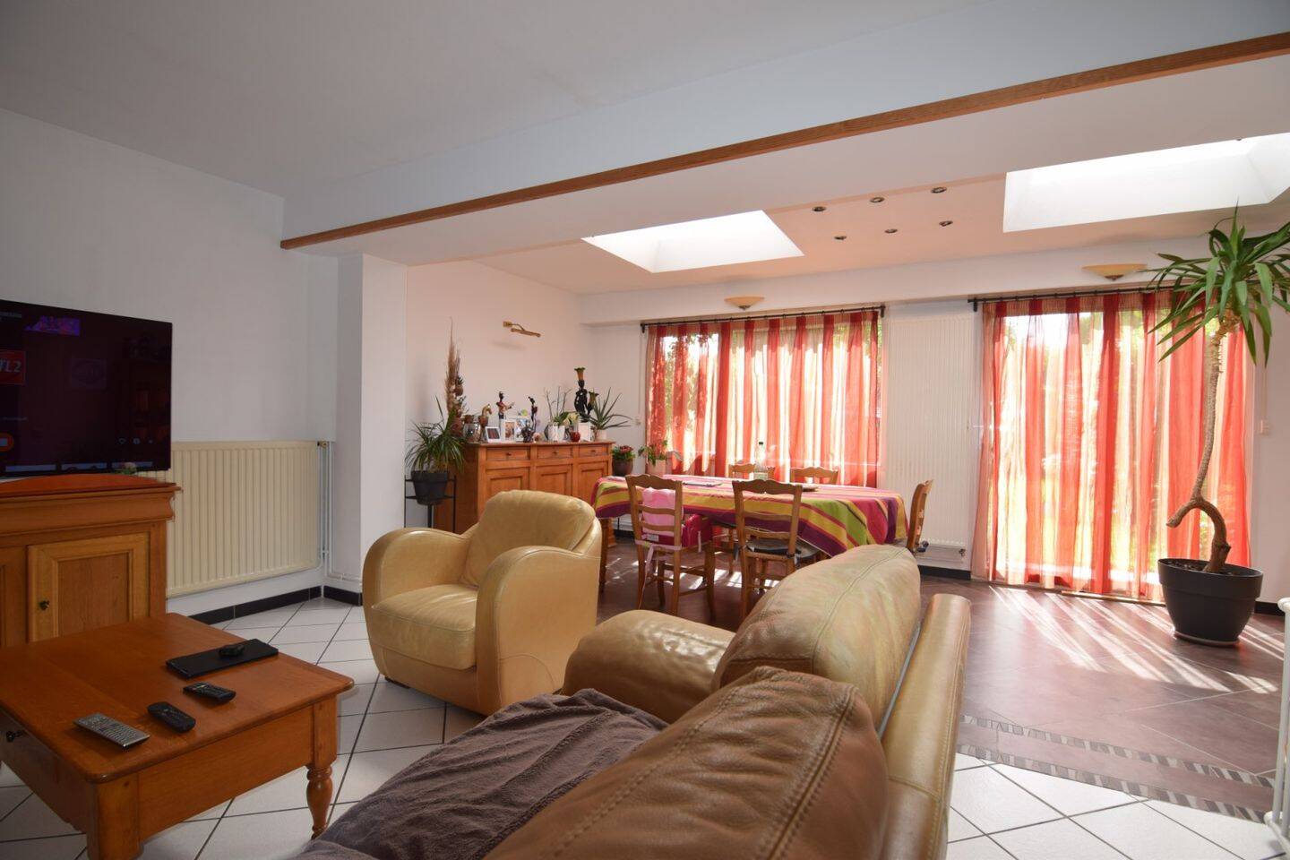 Casa de 3 dormitorios en Hem, France No. 316871