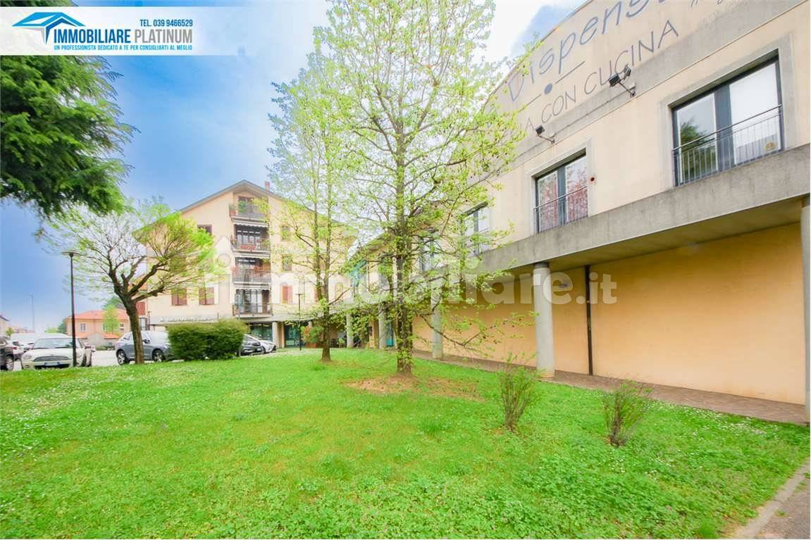 5 rooms Office in Albiate, Italy No. 310958