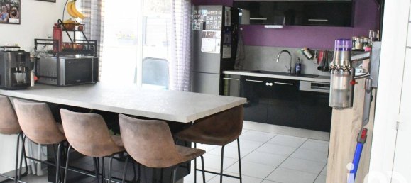 3 bedrooms House in Saint-Martin-la-Plaine, France No. 358292 3