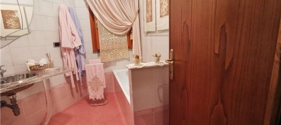 5غرفة شقة في Empoli, Italy رقم 48707 10