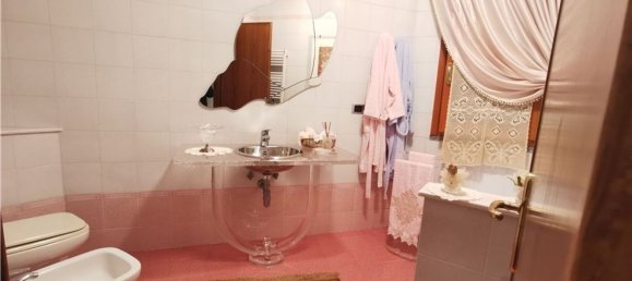 5غرفة شقة في Empoli, Italy رقم 48707 9