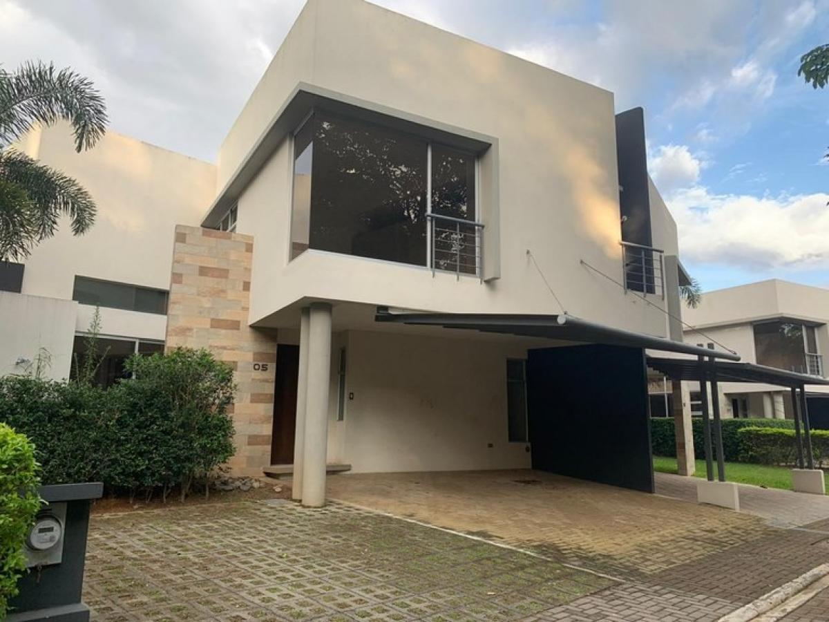 3 bedrooms House in Alajuela, Costa Rica No. 1201