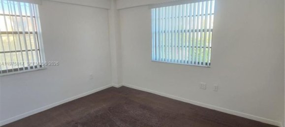 3 dormitorios propiedad comercial en alquiler en Miami, Miami-Dade, Florida, USA № 615354 8