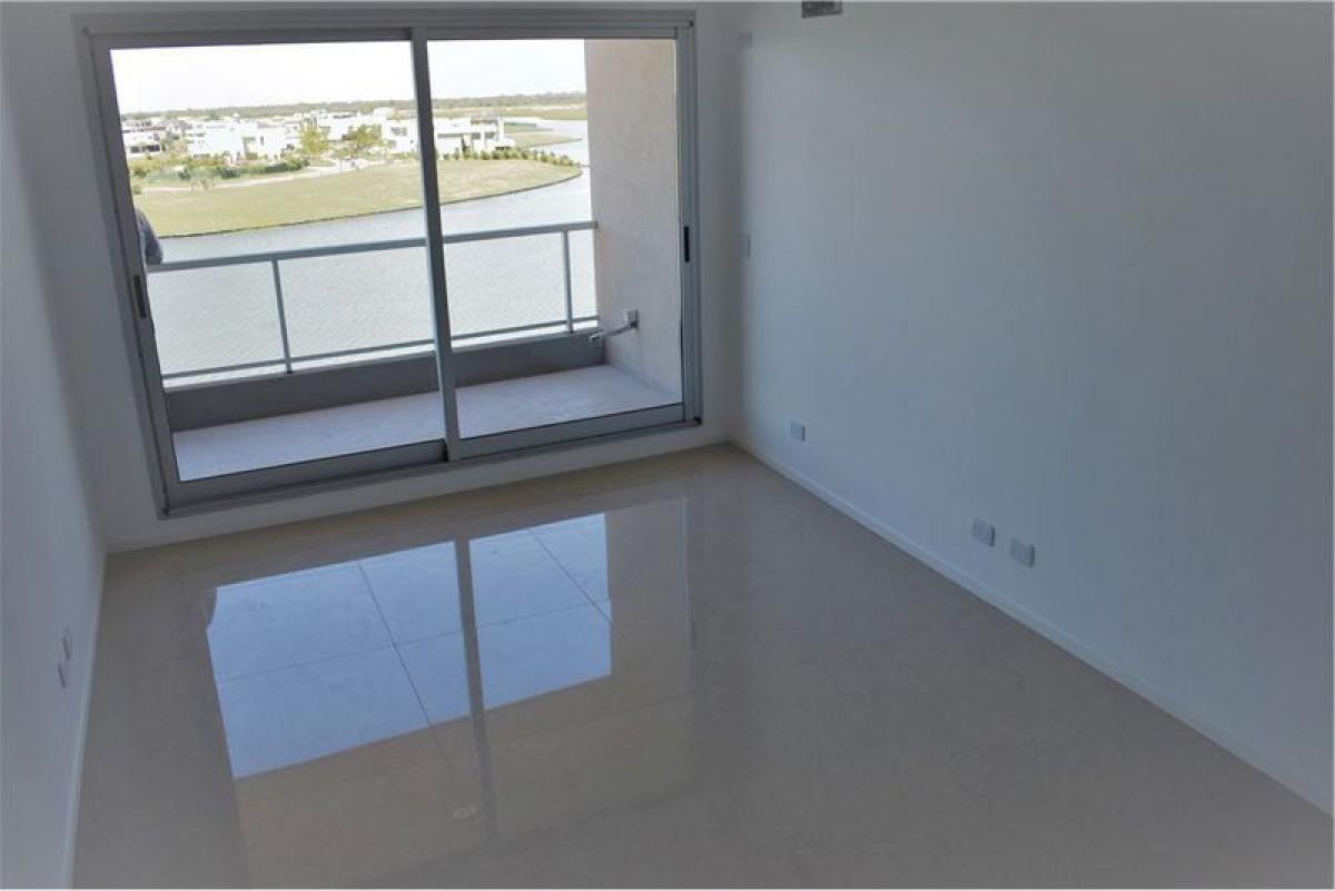 Studio in Tigre, Argentina No. 14459