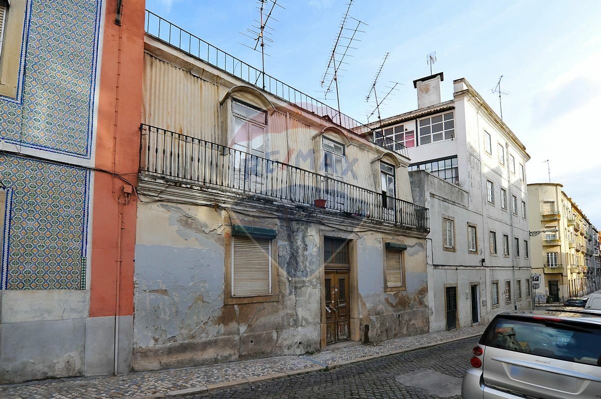 Bâtiment à Lisbon, Portugal 70m² No. 52317