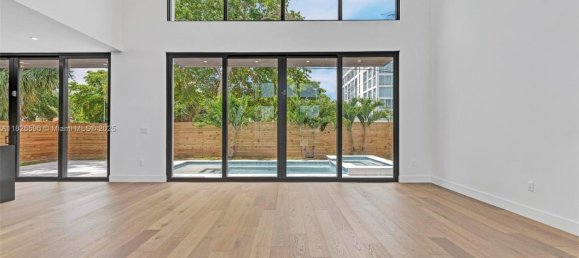 6 dormitorios villa en venta en Miami, Miami-Dade, Florida, USA № 615746 22