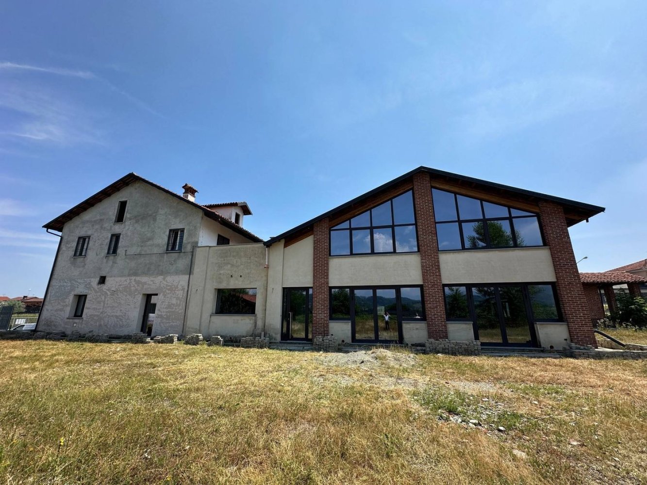 Casa de 3 habitaciónes en Manta, Italy No. 306762