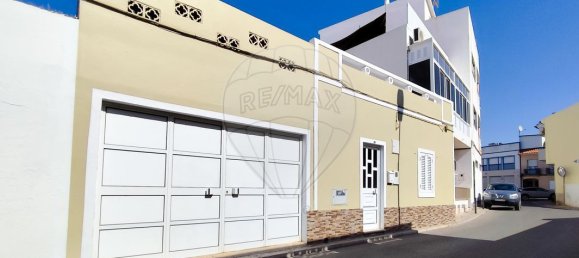 Casa de 3 dormitorios en Quarteira, Portugal No. 175174 2