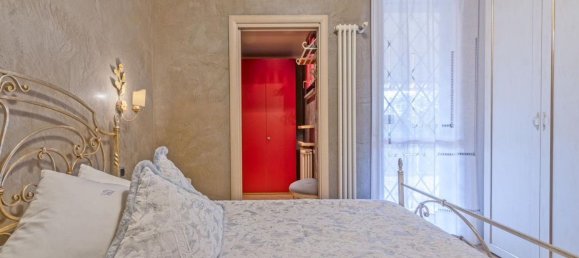 8 rooms Penthouse in Reggio Emilia, Italy No. 17090 14