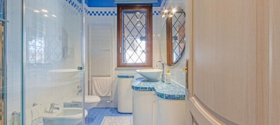 8 rooms Penthouse in Reggio Emilia, Italy No. 17090 18