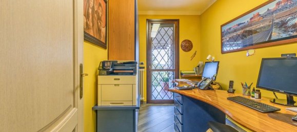 8 rooms Penthouse in Reggio Emilia, Italy No. 17090 9