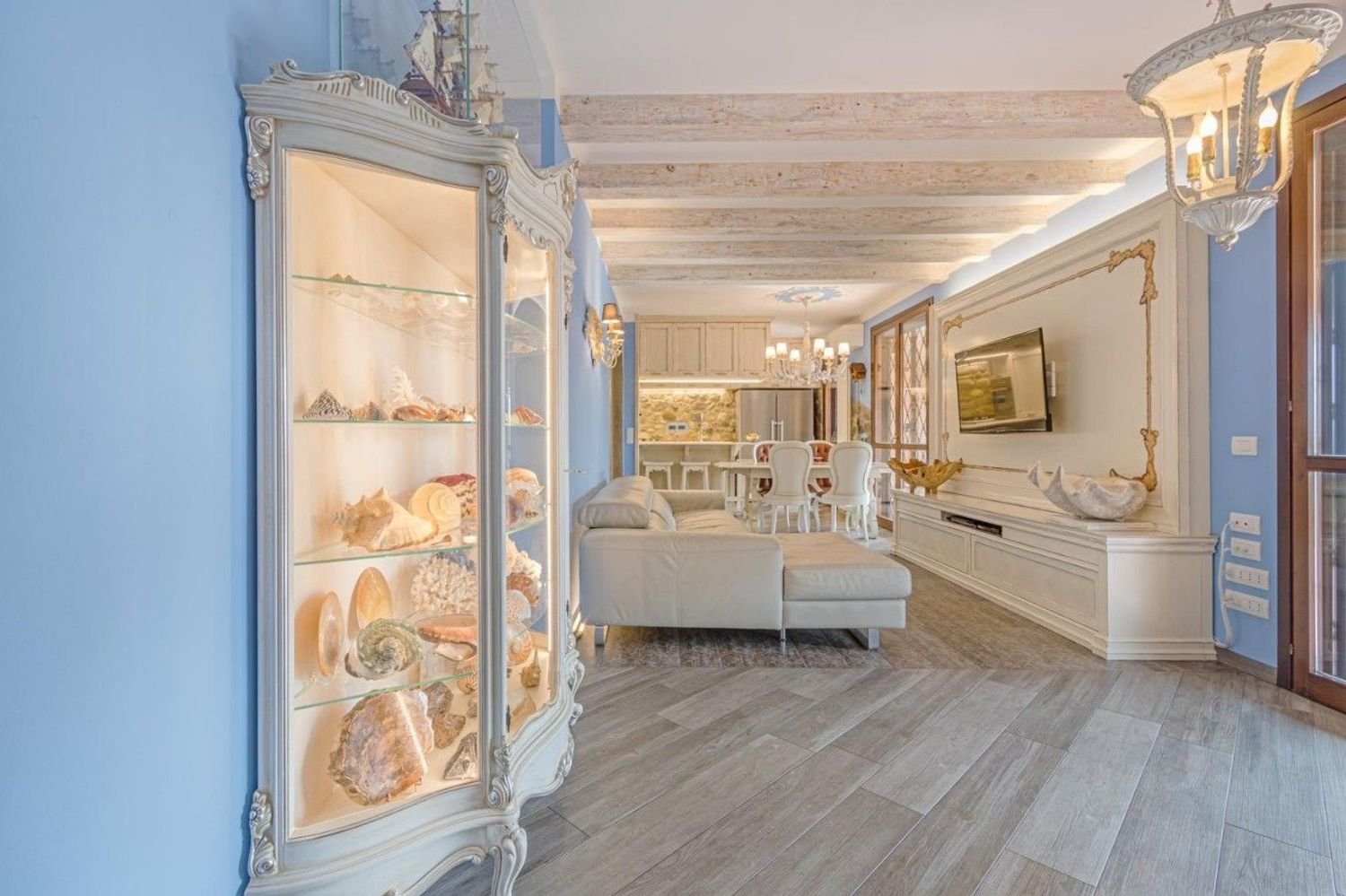 8 rooms Penthouse in Reggio Emilia, Italy No. 17090