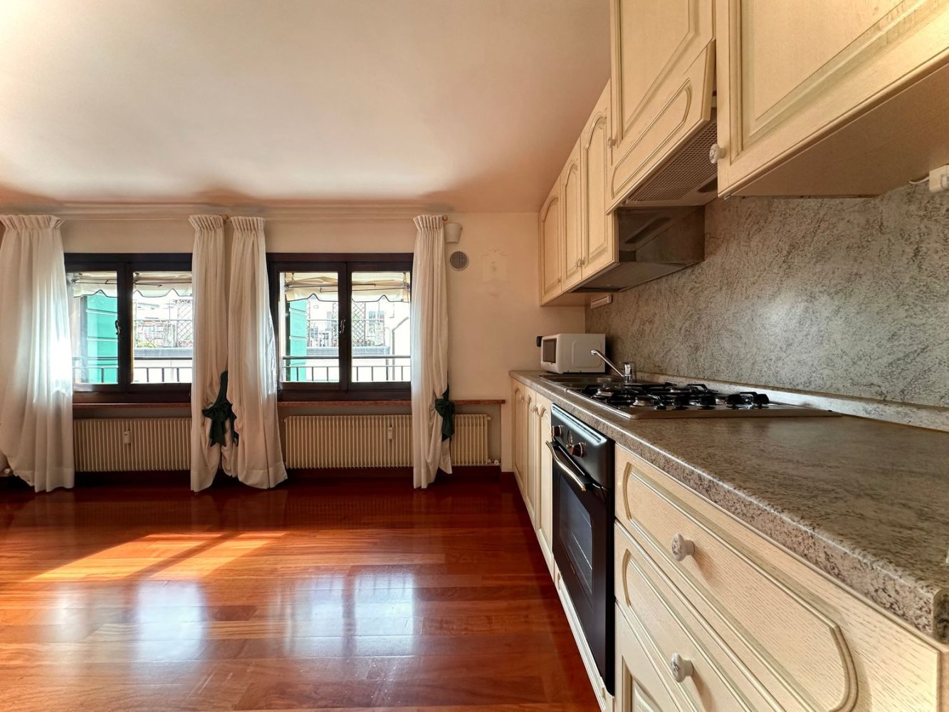 3 bedrooms Apartment in Treviso, Italy No. 337226