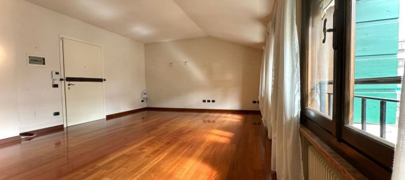 3 bedrooms Apartment in Treviso, Italy No. 337226 5