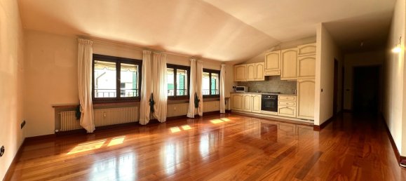 3 bedrooms Apartment in Treviso, Italy No. 337226 2