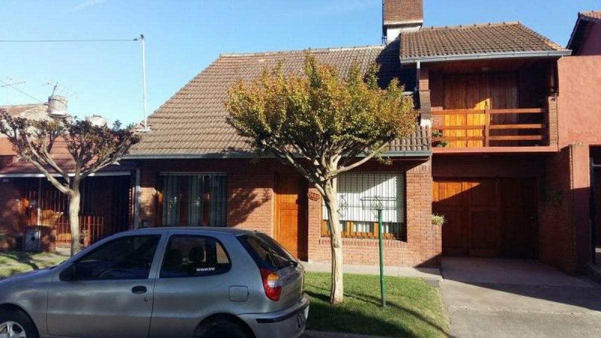 3 bedrooms House in Buenos Aires, Argentina No. 12929