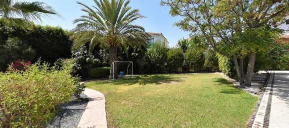 7 bedrooms Commercial property in Oroklini, Cyprus No. 14635 5