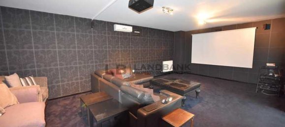 7 bedrooms Commercial property in Oroklini, Cyprus No. 14635 9