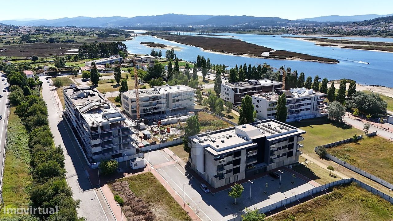 Квартира с 3 спальнями в Виана ду Каштелу, Португалия № 122876