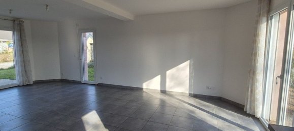 Casa de 4 dormitorios en Ferel, France No. 199300 6