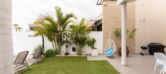 3 bedrooms Villa in Adeje, Spain No. 178593 5