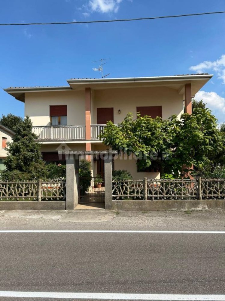 5 Schlafzimmer Villa in Cento, Italy, Nr. 328232