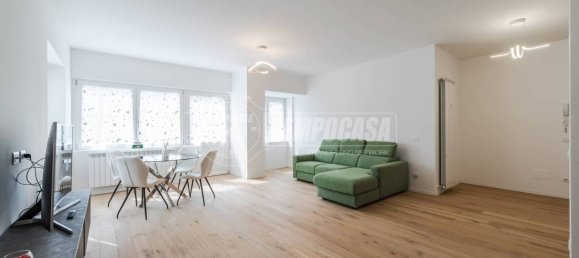 1 bedroom Apartment in Milan, Italy No. 260823 2