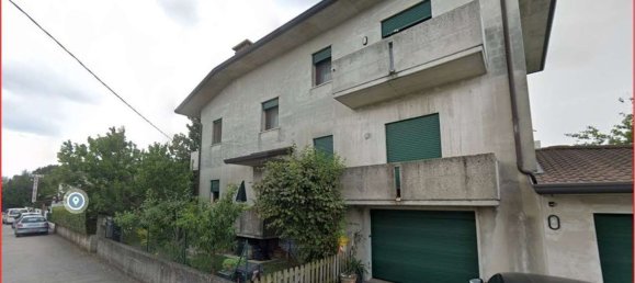 5 rooms Apartment in Romano d'Ezzelino, Italy No. 208527 3